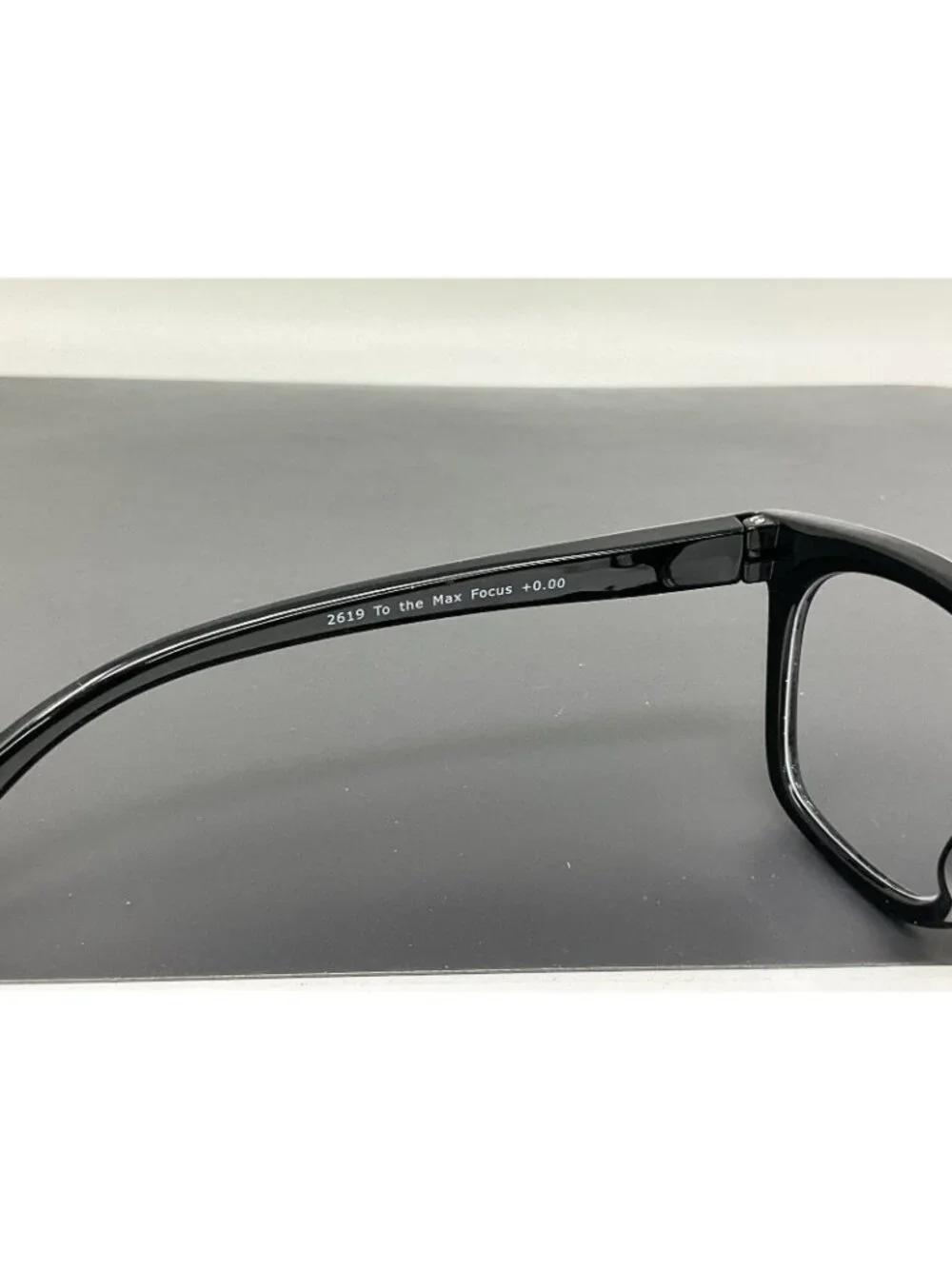 Peepers To the Max Focus Black Reading Glasses Blue Light Block + 0.00